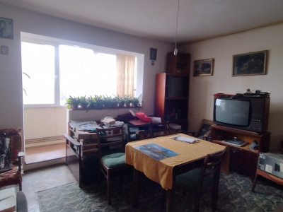 Apartament 4 camere, Zona Cetatii, bloc cu acoperis