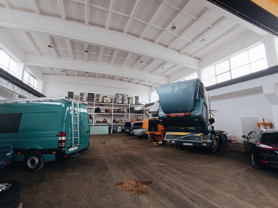 Hala de inchiriat service auto 453 mp - zona Freidorf - C7803 2, foxfort.ro