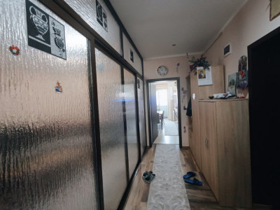 Apartament cu 3 camere, complet mobilat si utilat imagine mica 9, foxfort.ro