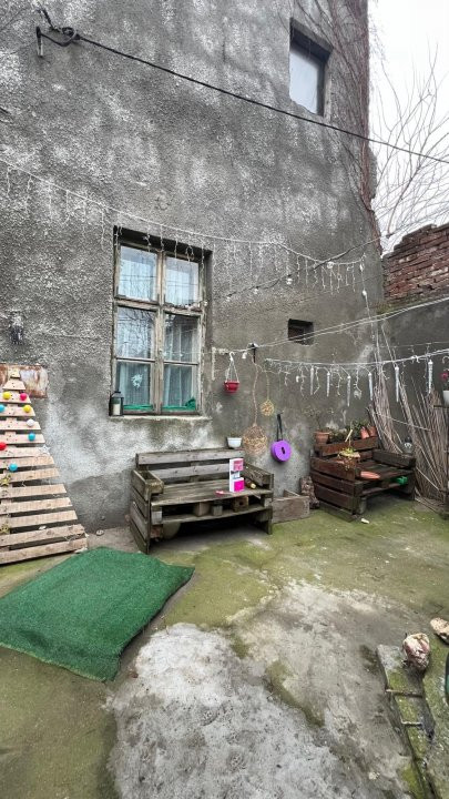 COMISION 0% Casa de vanzare cu 5 apartamente la curte comuna in zona Traian 2, foxfort.ro