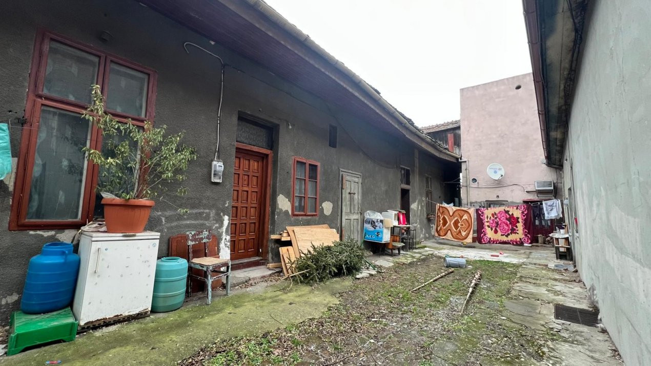 COMISION 0% Casa de vanzare cu 5 apartamente la curte comuna in zona Traian 3, foxfort.ro