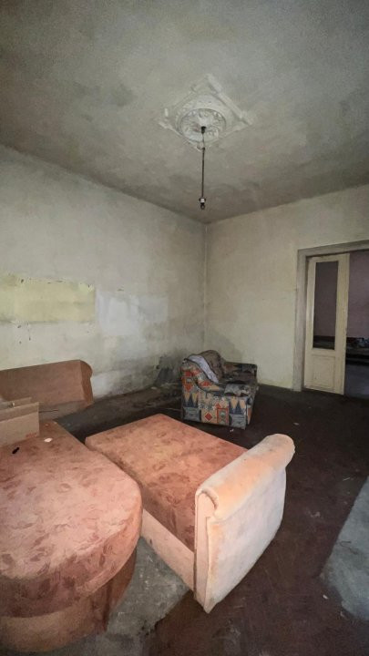 COMISION 0% Casa de vanzare cu 5 apartamente la curte comuna in zona Traian 5, foxfort.ro