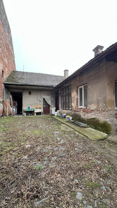 COMISION 0% Casa de vanzare cu 5 apartamente la curte comuna in zona Traian 6, foxfort.ro