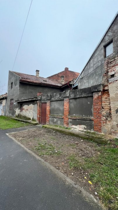 COMISION 0% Casa de vanzare cu 5 apartamente la curte comuna in zona Traian 7, foxfort.ro