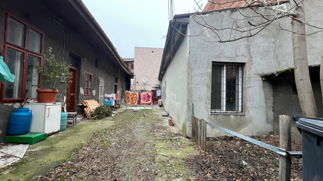 COMISION 0% Casa de vanzare cu 5 apartamente la curte comuna in zona Traian 19, foxfort.ro