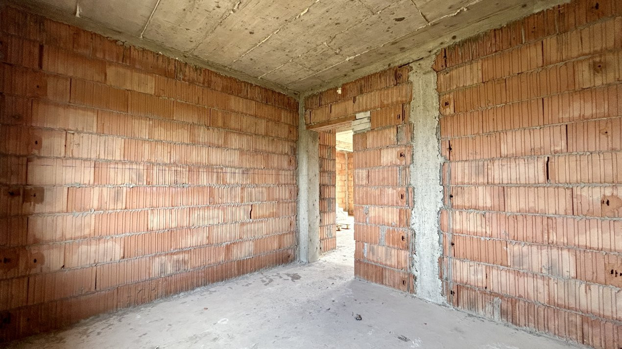 Duplex cu 4 camere si teren de 372 mp - zona Sanandrei 8, foxfort.ro