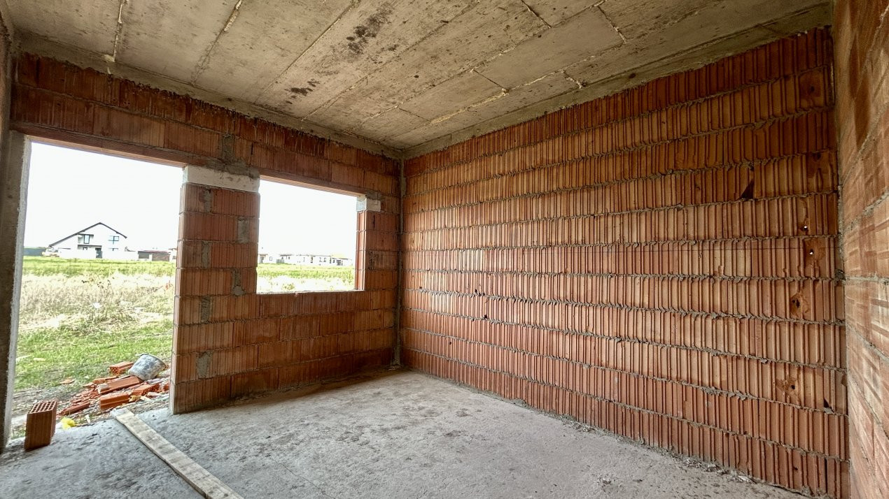 Duplex cu 4 camere si teren de 372 mp - zona Sanandrei 9, foxfort.ro