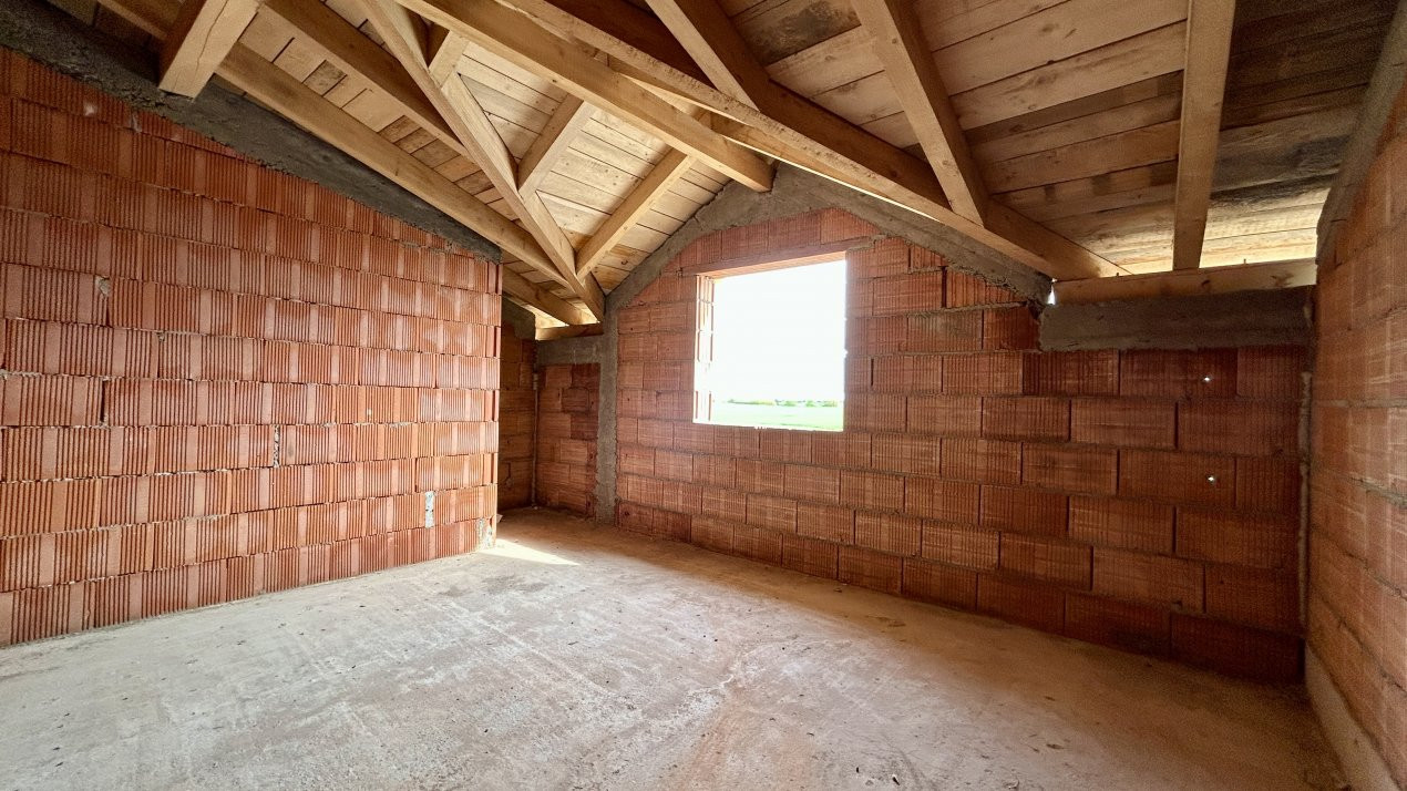 Duplex cu 4 camere si teren de 372 mp - zona Sanandrei 12, foxfort.ro