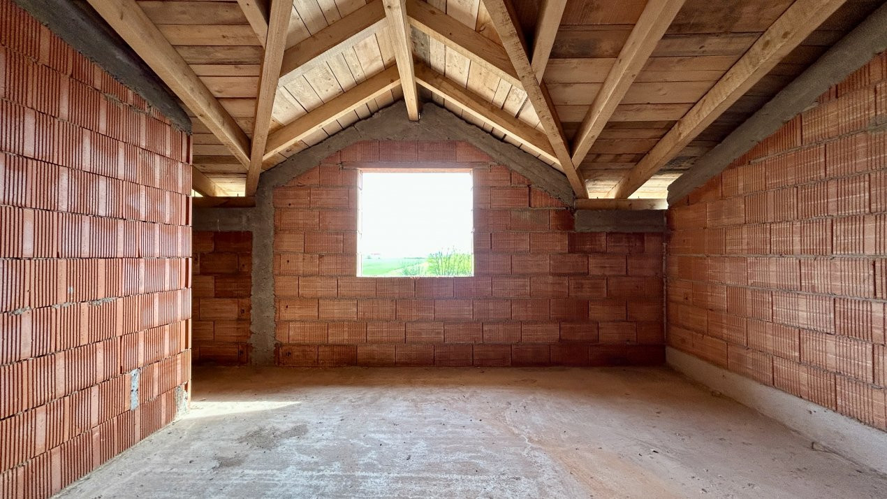 Duplex cu 4 camere si teren de 372 mp - zona Sanandrei 16, foxfort.ro