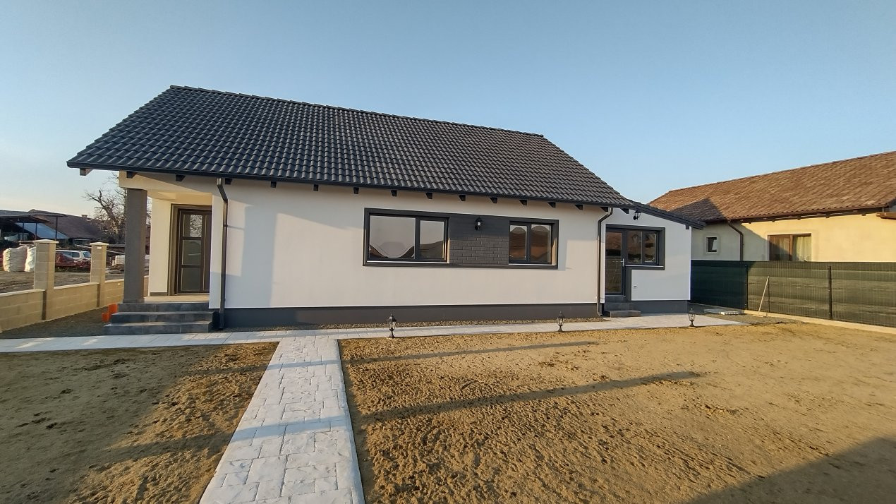 Casa individuala 4 camere, Sanmihaiu Roman - Teren 440 mp 2, foxfort.ro