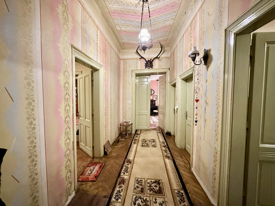 COMISION 0% Apartament cu 4 camere in cladire istorica - Piata Maria 14, foxfort.ro