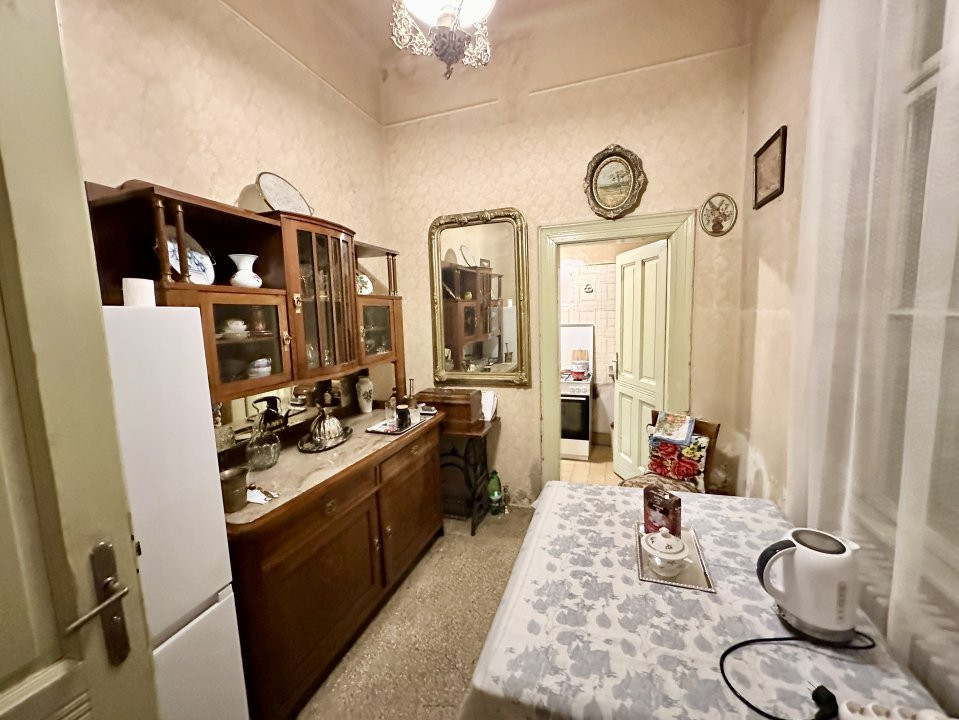 COMISION 0% Apartament cu 4 camere in cladire istorica - Piata Maria 19, foxfort.ro