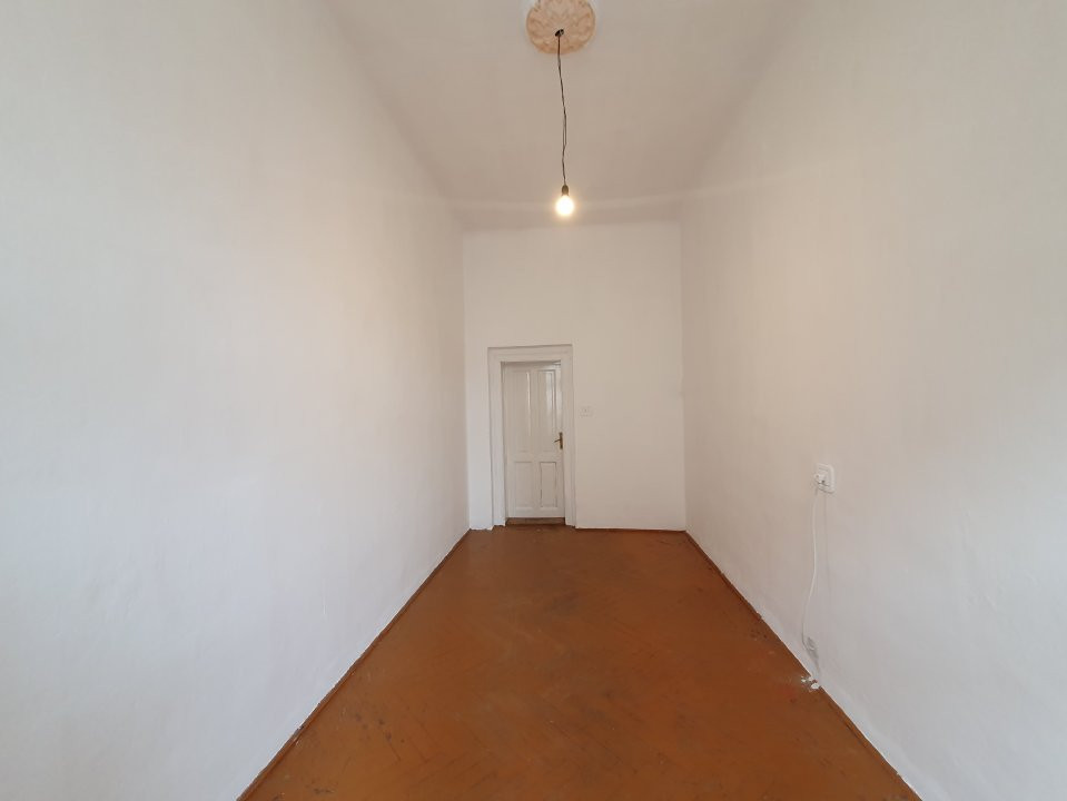 COMISION 0% Apartament cu 4 camere decomandat, la curte comuna - zona Fabric 10, foxfort.ro