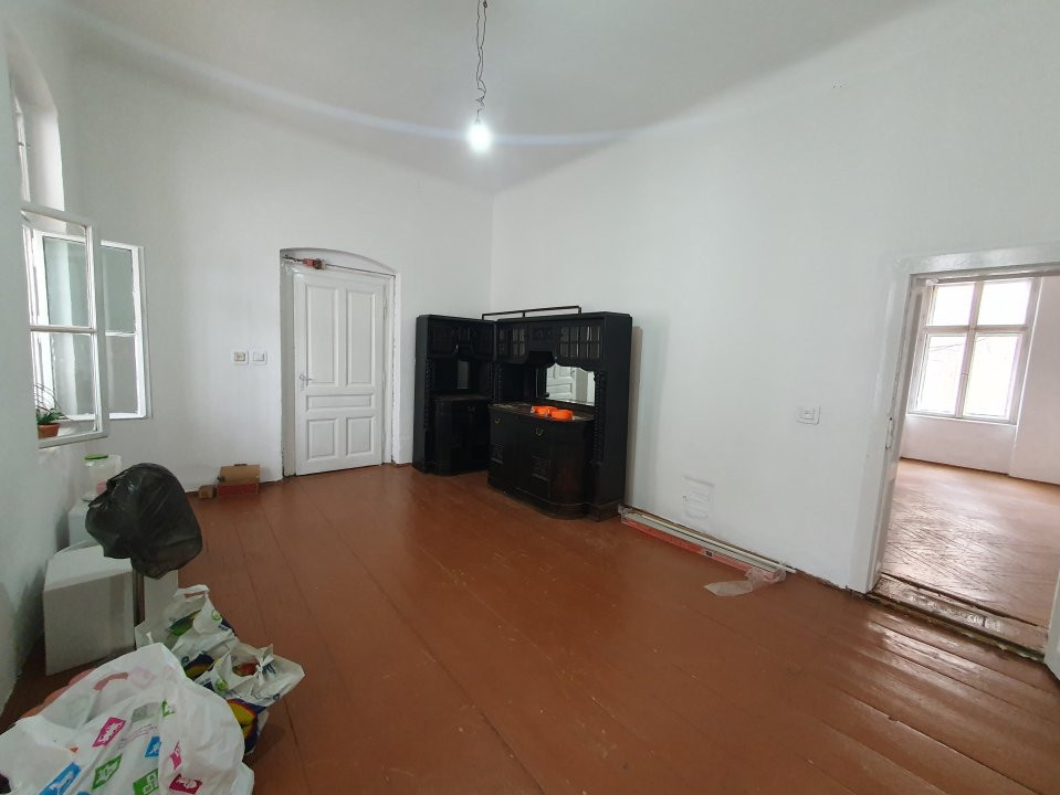 COMISION 0% Apartament cu 4 camere decomandat, la curte comuna - zona Fabric 12, foxfort.ro