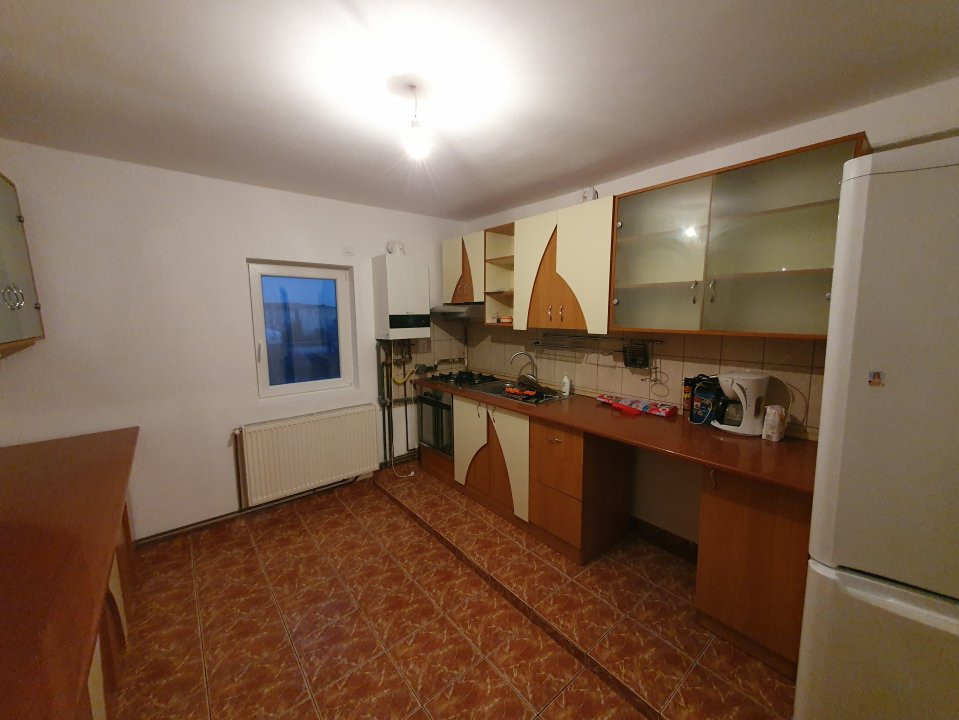 Apartament cu 3 camere decomandat + 2 balcoane - Girocului 2, foxfort.ro