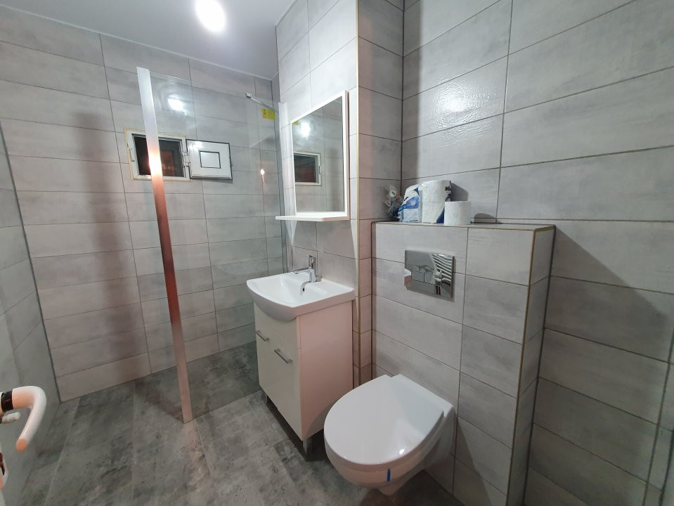 Apartament cu 3 camere decomandat + 2 balcoane - Girocului 7, foxfort.ro