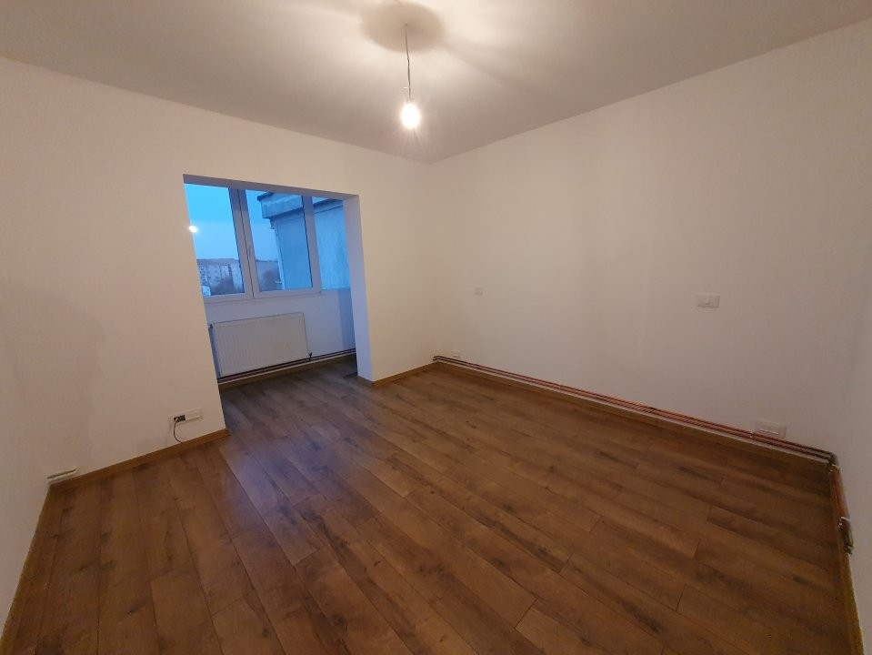 Apartament cu 3 camere decomandat + 2 balcoane - Girocului 12, foxfort.ro