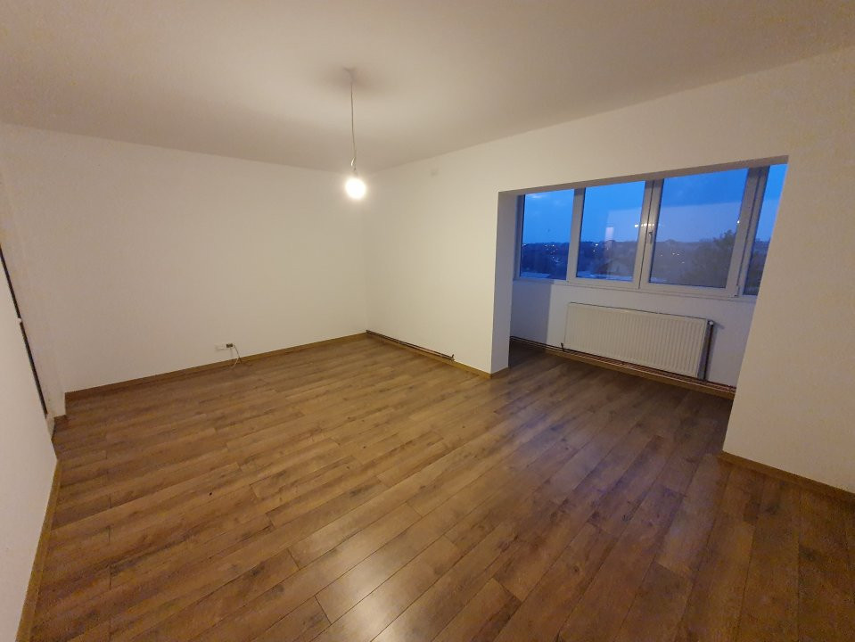Apartament cu 3 camere decomandat + 2 balcoane - Girocului 15, foxfort.ro