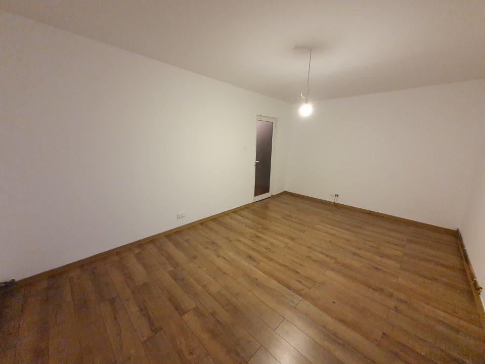 Apartament cu 3 camere decomandat + 2 balcoane - Girocului 16, foxfort.ro