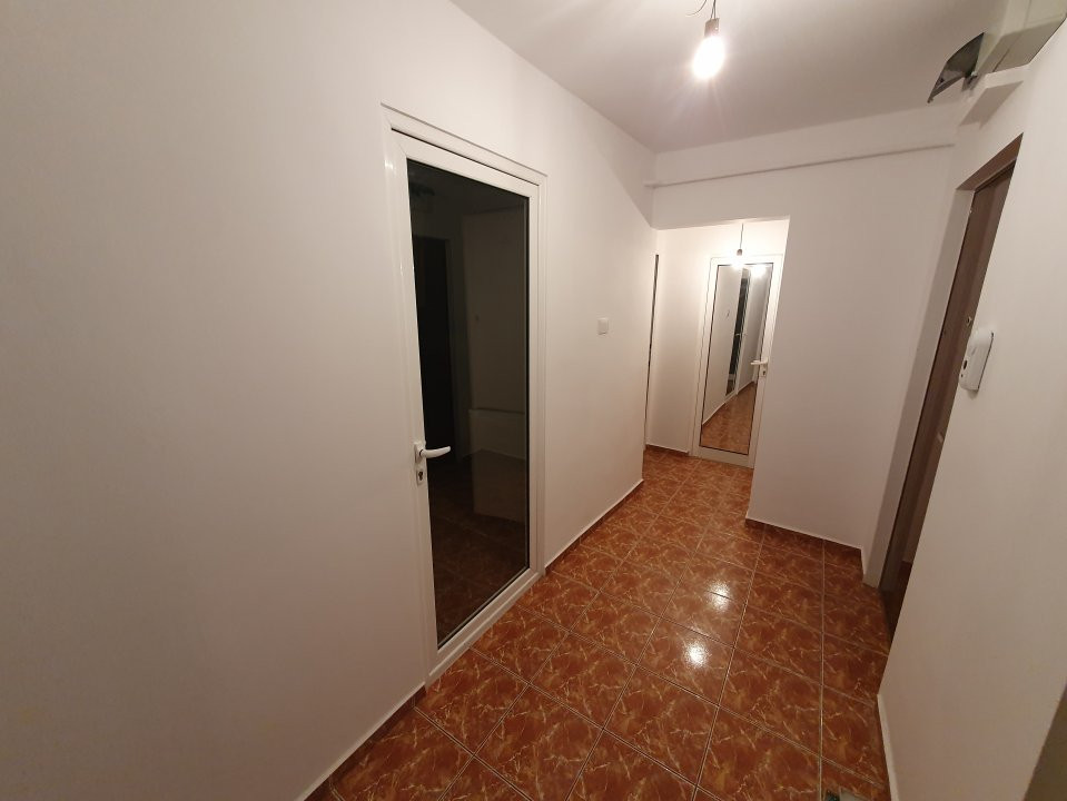 Apartament cu 3 camere decomandat + 2 balcoane - Girocului 22, foxfort.ro