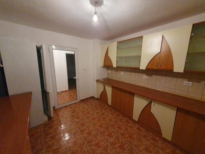 Apartament cu 3 camere decomandat + 2 balcoane - Girocului imagine mica 11, foxfort.ro