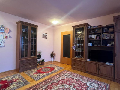 Apartament cu 3 camere, etaj 3 de vanzare, zona Calea Aradului