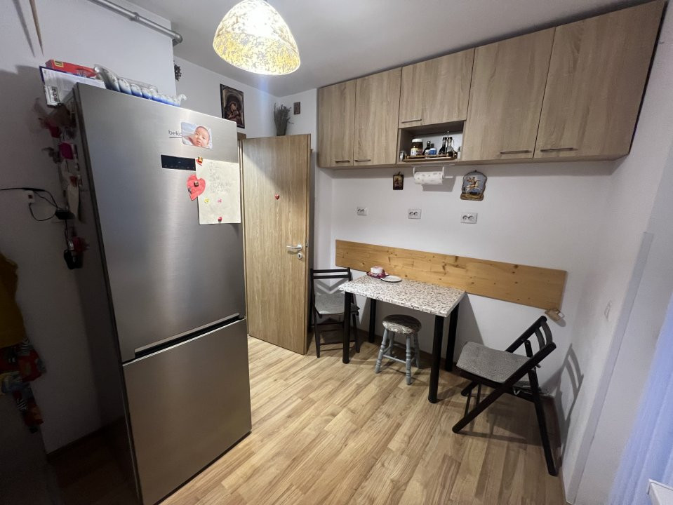 COMISION 0% De vanzare apartament cu 3 camere zona Girocului 6, foxfort.ro