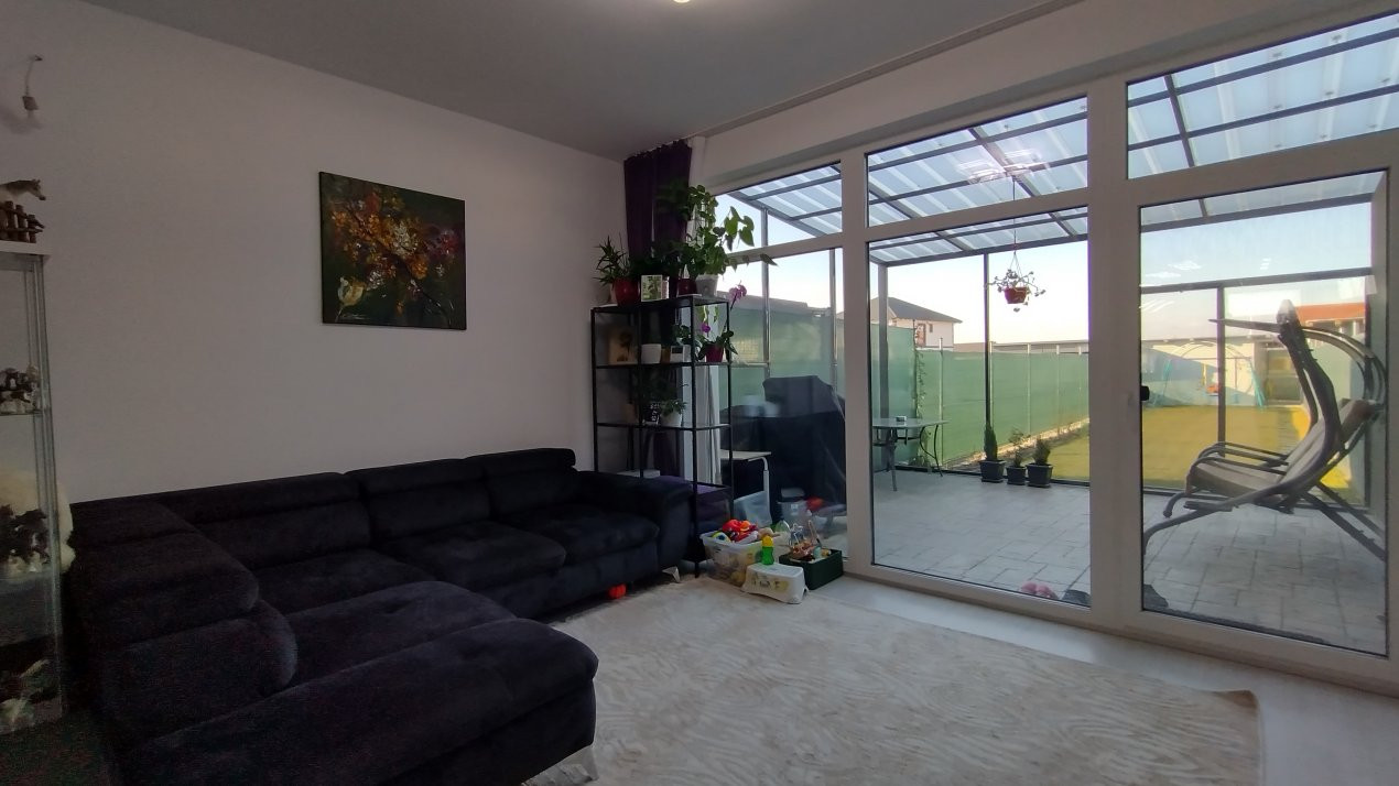 Casa insiruita, 4 camere, Sacalaz - arhitectura moderna, 2 locuri de parcare 11, foxfort.ro