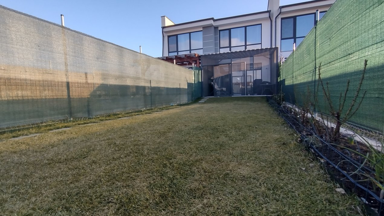 Casa insiruita, 4 camere, Sacalaz - arhitectura moderna, 2 locuri de parcare 20, foxfort.ro