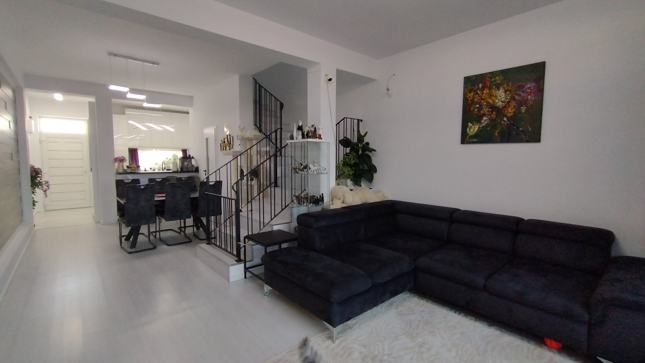 Casa insiruita, 4 camere, Sacalaz - arhitectura moderna, 2 locuri de parcare 24, foxfort.ro