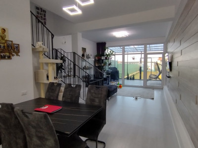 Casa insiruita, 4 camere, Sacalaz - arhitectura moderna, 2 locuri de parcare imagine mica 2, foxfort.ro