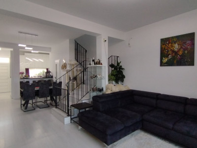 Casa insiruita, 4 camere, Sacalaz - arhitectura moderna, 2 locuri de parcare imagine mica 3, foxfort.ro