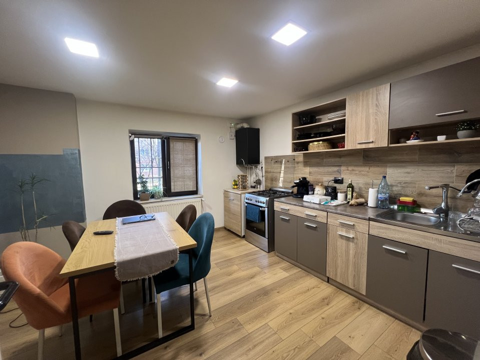 Apartament cu 4 camere de vanzare in zona Fabric 4, foxfort.ro