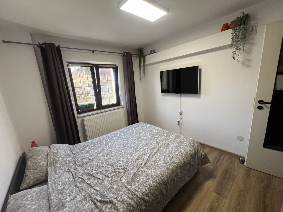 Apartament cu 4 camere de vanzare in zona Fabric 8, foxfort.ro