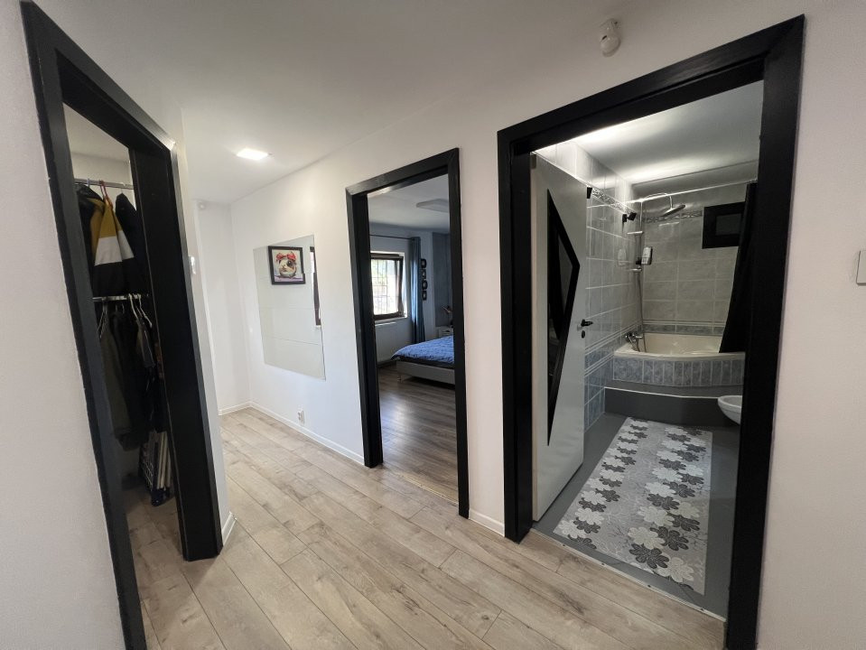 Apartament cu 4 camere de vanzare in zona Fabric 12, foxfort.ro