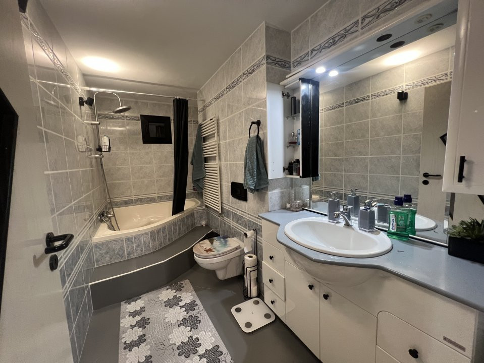 Apartament cu 4 camere de vanzare in zona Fabric 13, foxfort.ro