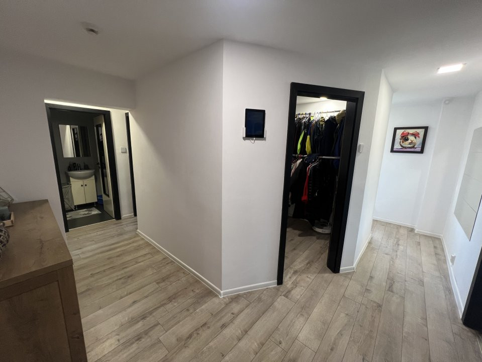 Apartament cu 4 camere de vanzare in zona Fabric 14, foxfort.ro