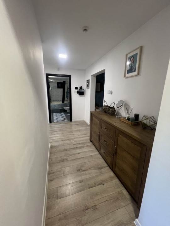 Apartament cu 4 camere de vanzare in zona Fabric 17, foxfort.ro