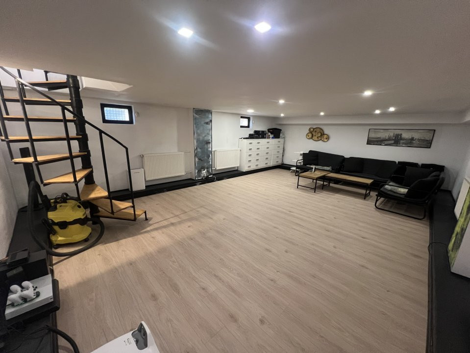 Apartament cu 4 camere de vanzare in zona Fabric 20, foxfort.ro