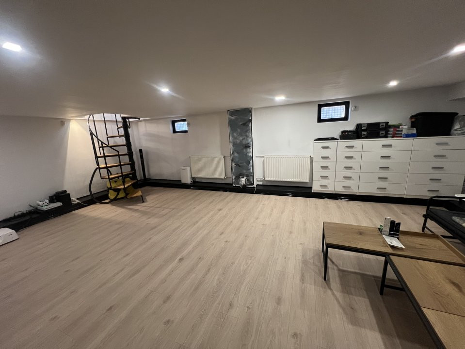 Apartament cu 4 camere de vanzare in zona Fabric 22, foxfort.ro