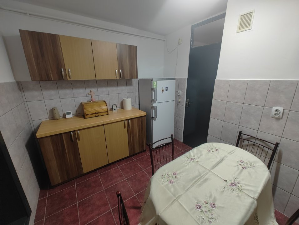 Apartament cu 3 camere de inchiriat in Timisoara, zona Dambovita 7, foxfort.ro