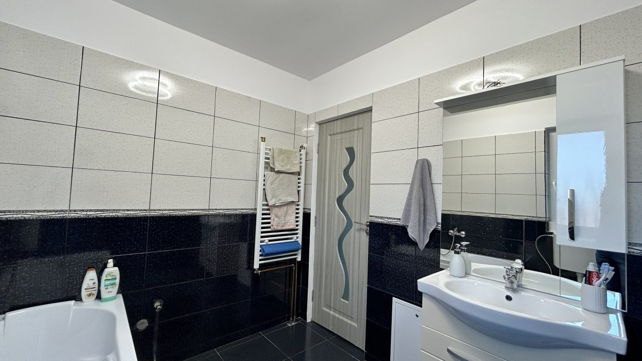 Duplex cu 3 camere si teren de 300 mp, zona Dumbravita 12, foxfort.ro