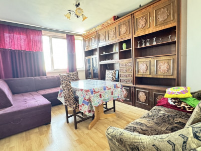 Apartament cu 3 camere decomandat - zona Dambovita