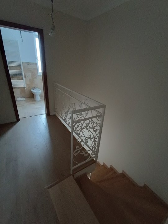 Casa insiruita cu 4 camere Parter + Etaj, in Giroc - V7700 12, foxfort.ro