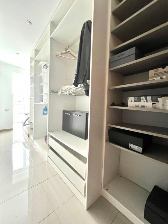 COMISION 0 % Apartament cu 3 camere, etaj 4 de vanzare, zona Dambovita 10, foxfort.ro