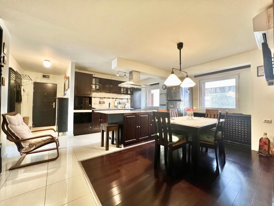 COMISION 0 % Apartament cu 3 camere, etaj 4 de vanzare, zona Dambovita 13, foxfort.ro