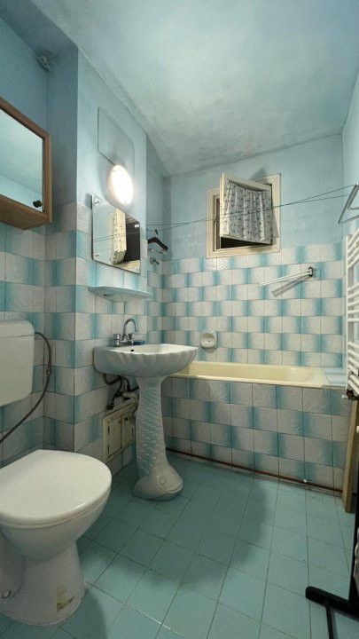 Apartament 2 camere de vanzare, zona Dambovita 6, foxfort.ro