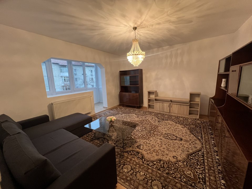 Apartament cu 4 camere, semidecomandat Zona Girocului  2, foxfort.ro