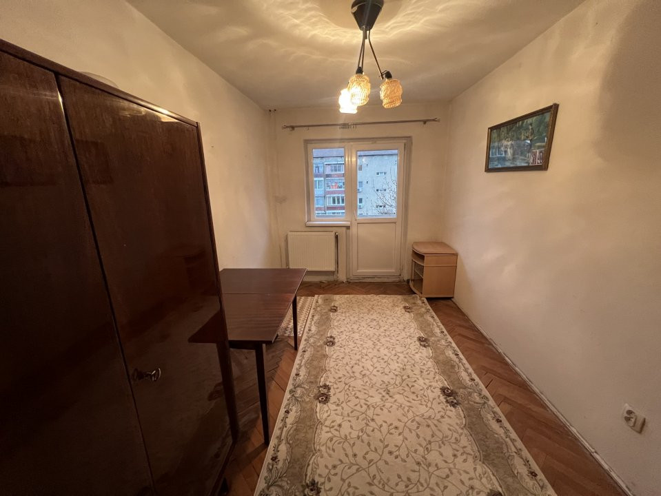 Apartament cu 4 camere, semidecomandat Zona Girocului  5, foxfort.ro