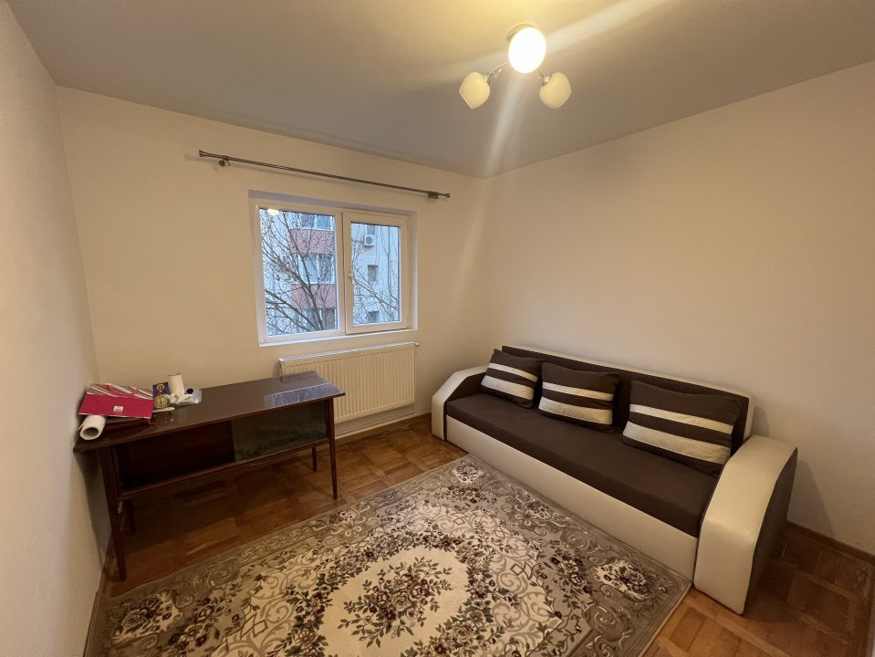 Apartament cu 4 camere, semidecomandat Zona Girocului  14, foxfort.ro